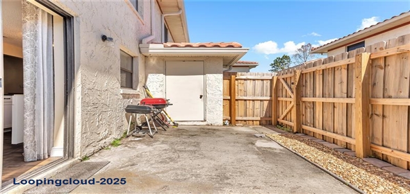 1631 LITTLE FALLS CIR # 92 Orlando Florida, 32807 | Completely Remodeled Home