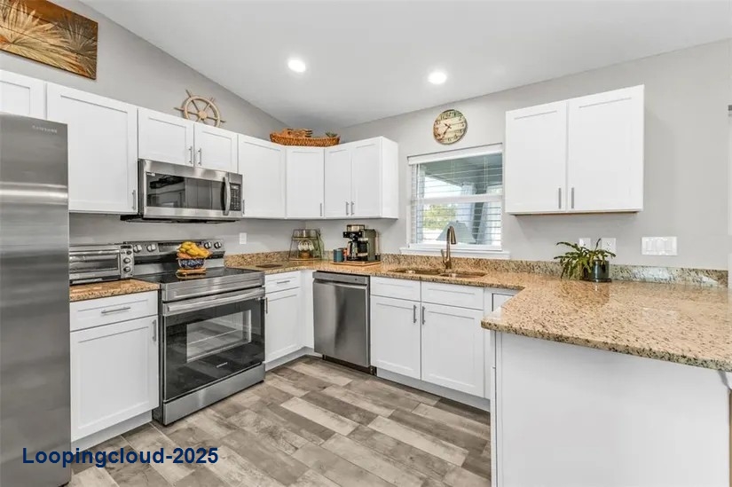 Single-Family Home with Modern Finishes & Privacy