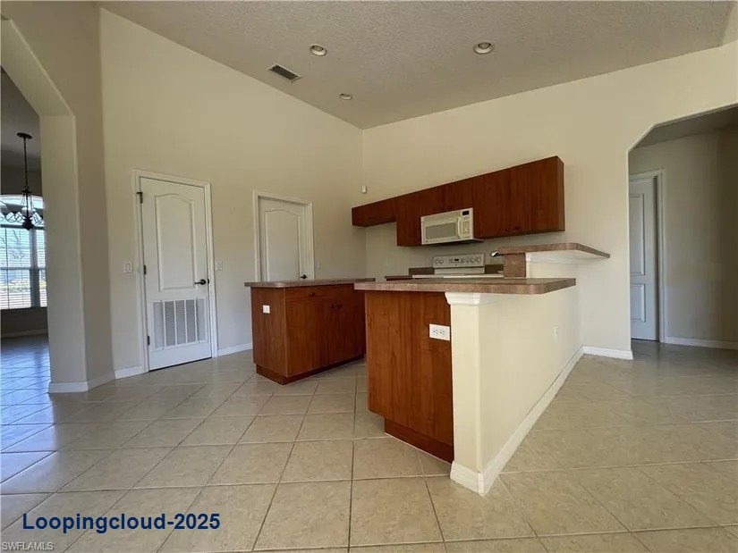 Single Family Home in Gulf Cove