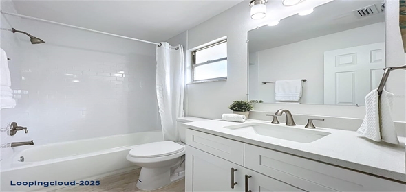 3932 ASHWOOD LANE #42 Sarasota Florida, 34232 | Gorgeous 2-Bedroom, 2 Bath Home