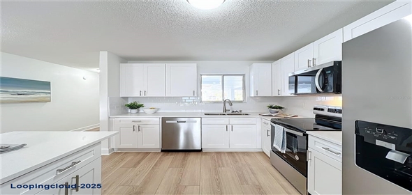 3932 ASHWOOD LANE #42 Sarasota Florida, 34232 | Gorgeous 2-Bedroom, 2 Bath Home