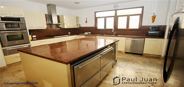 Tejadillo Street # 38-64.Cartagena  Bolivar, 130001 | Majestic colonial ambiance apartment