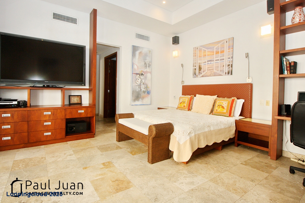 Majestic colonial ambiance apartment