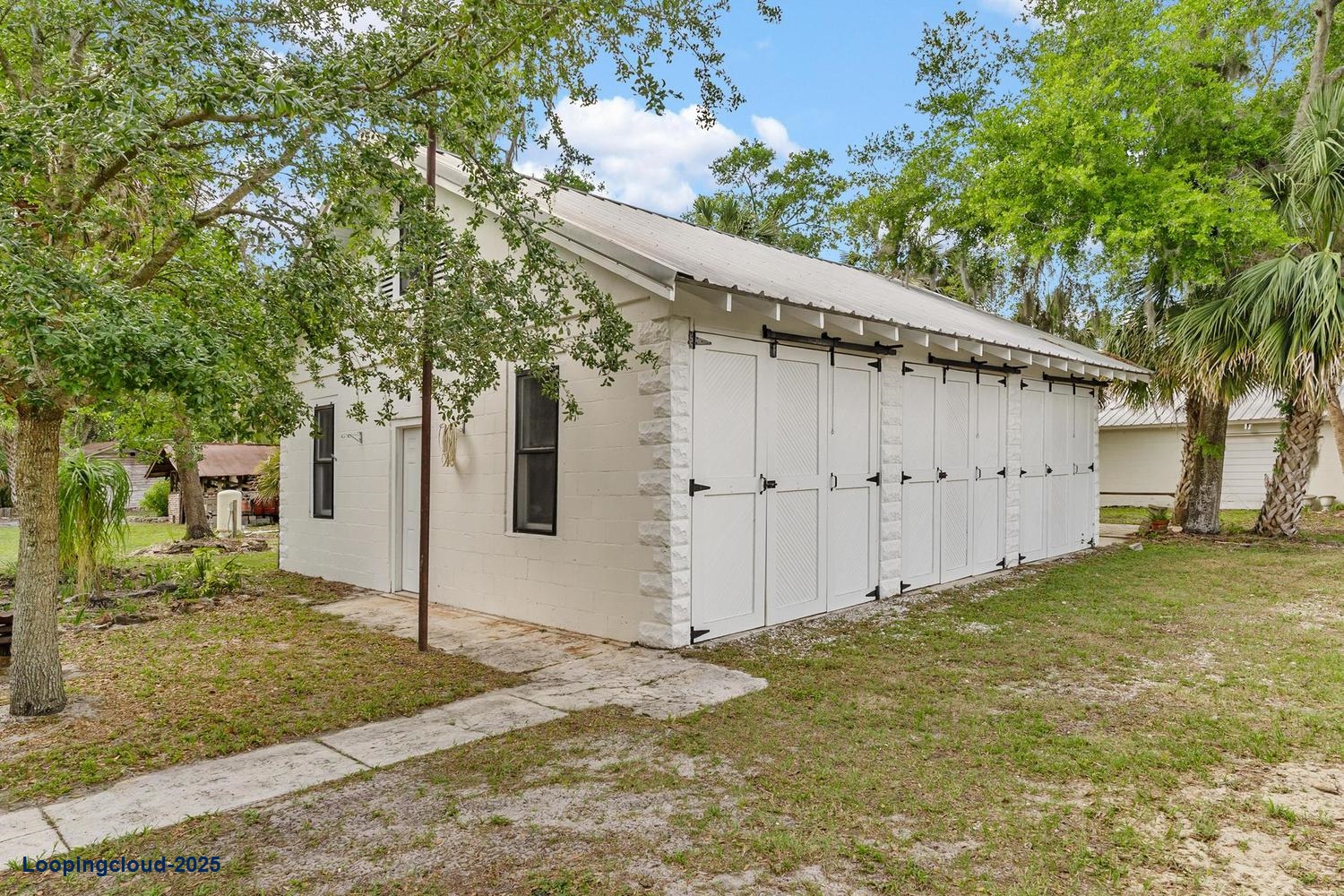 Office & Detached Garage/Workshop For Lease