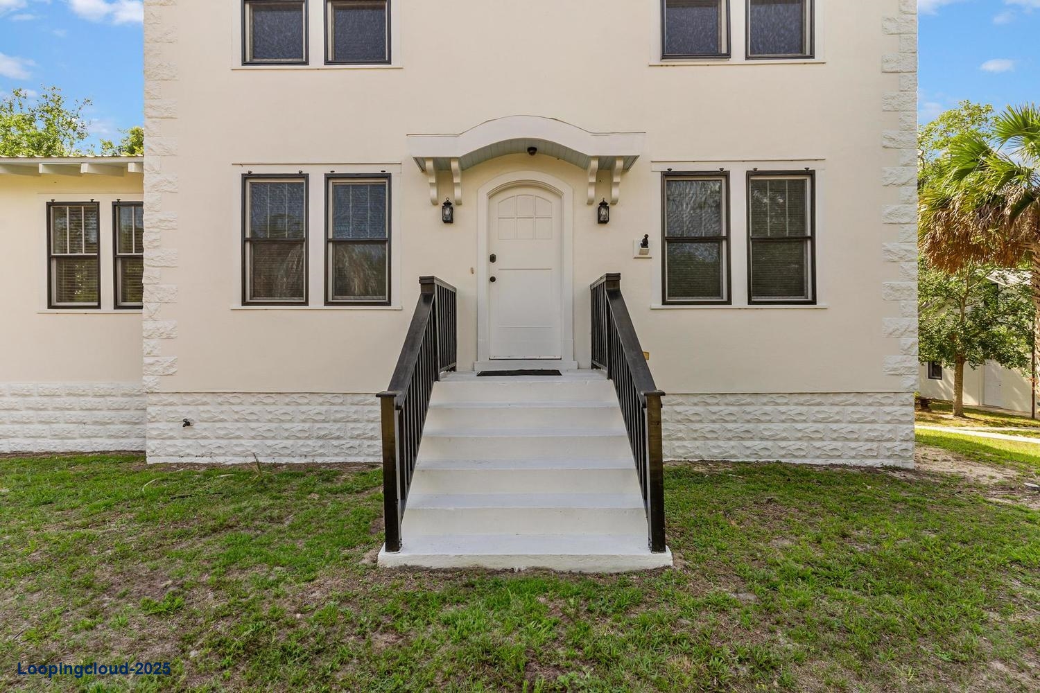 Office & Detached Garage/Workshop For Lease