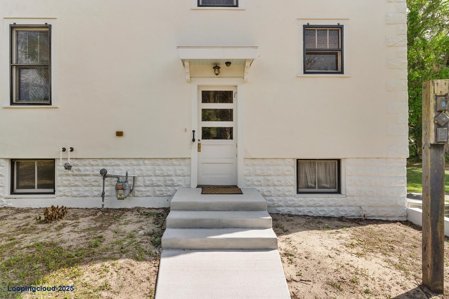 Office & Detached Garage/Workshop For Lease