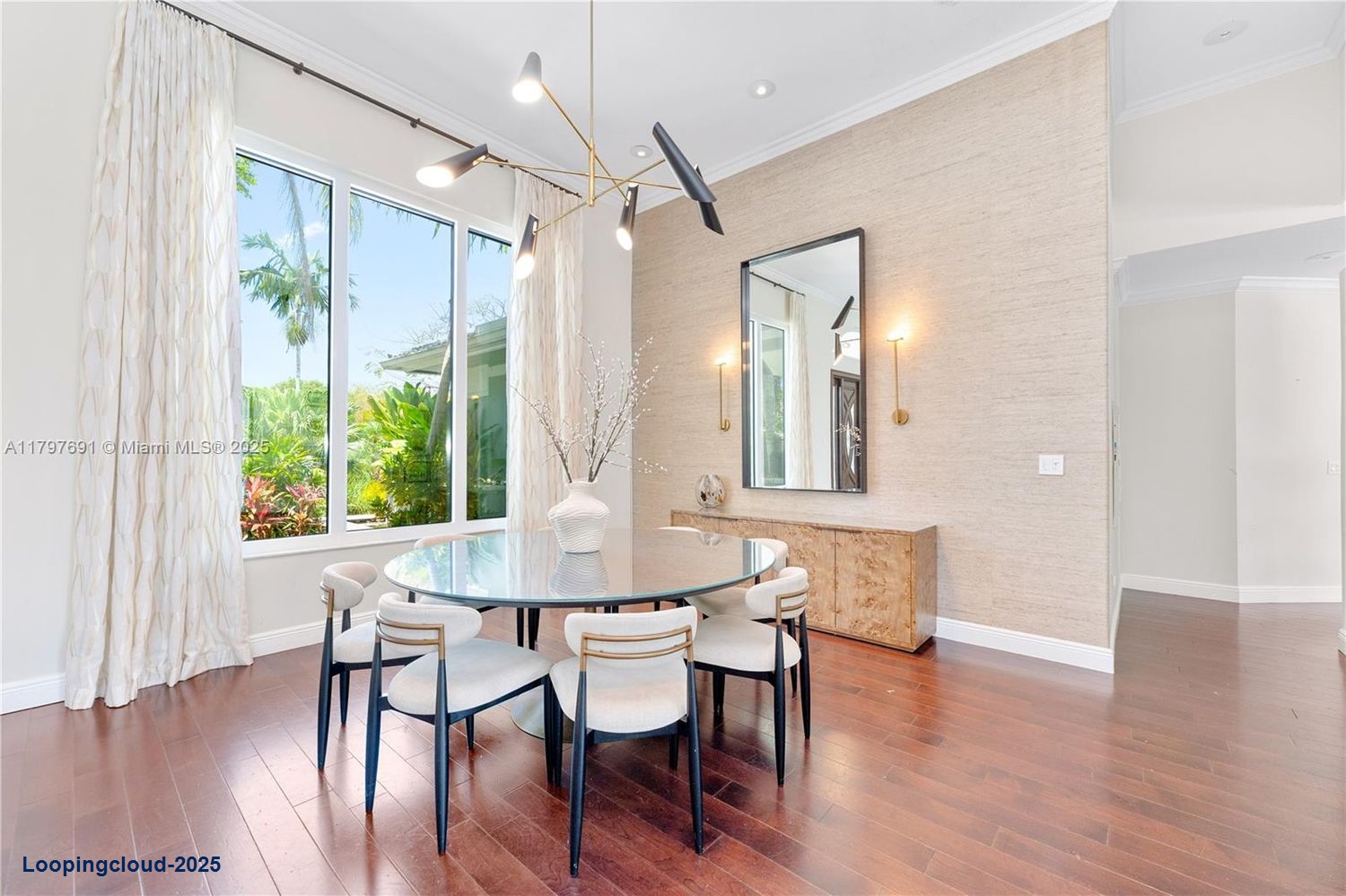 Luxurious Single Family Home