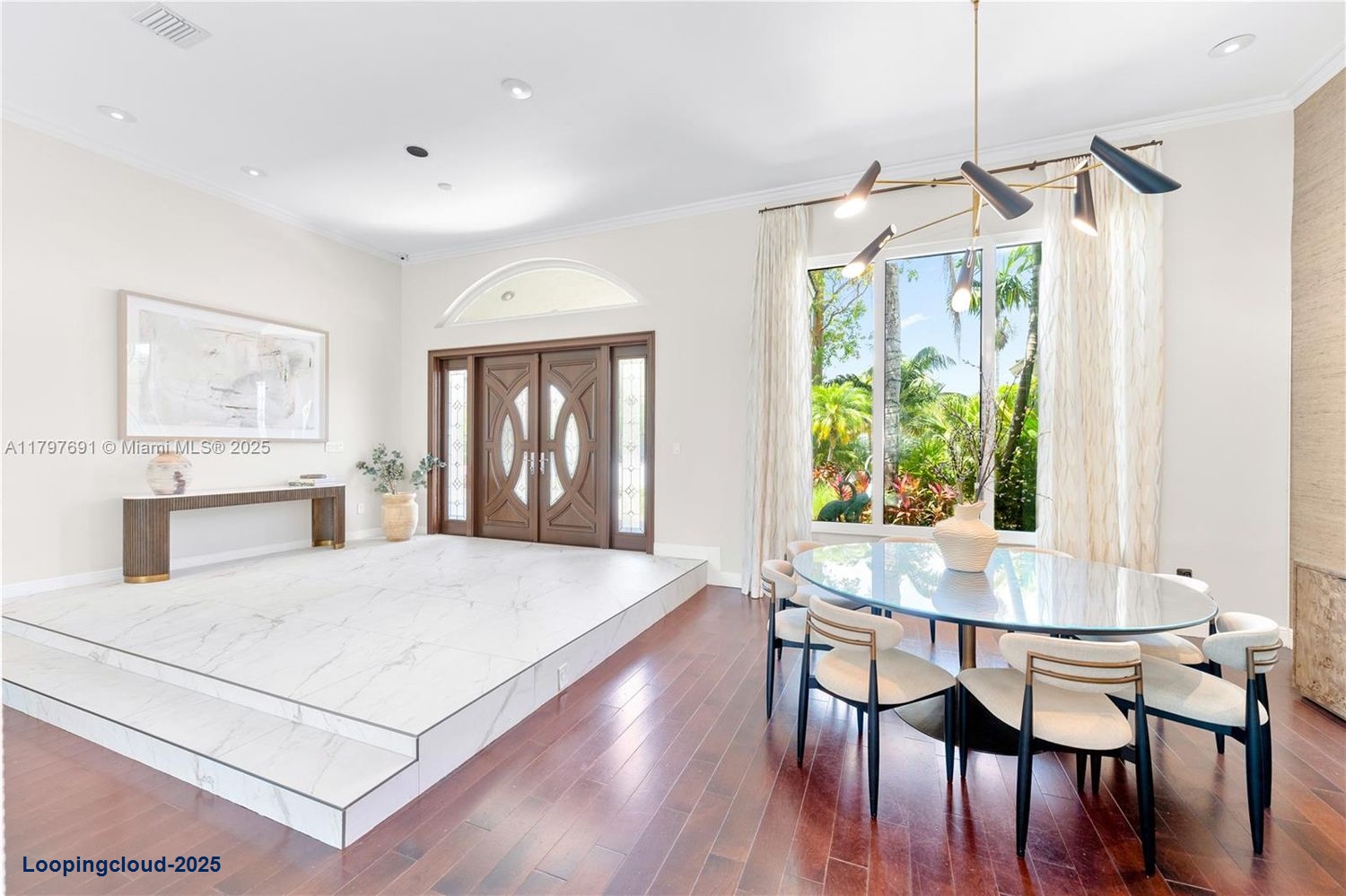 Luxurious Single Family Home
