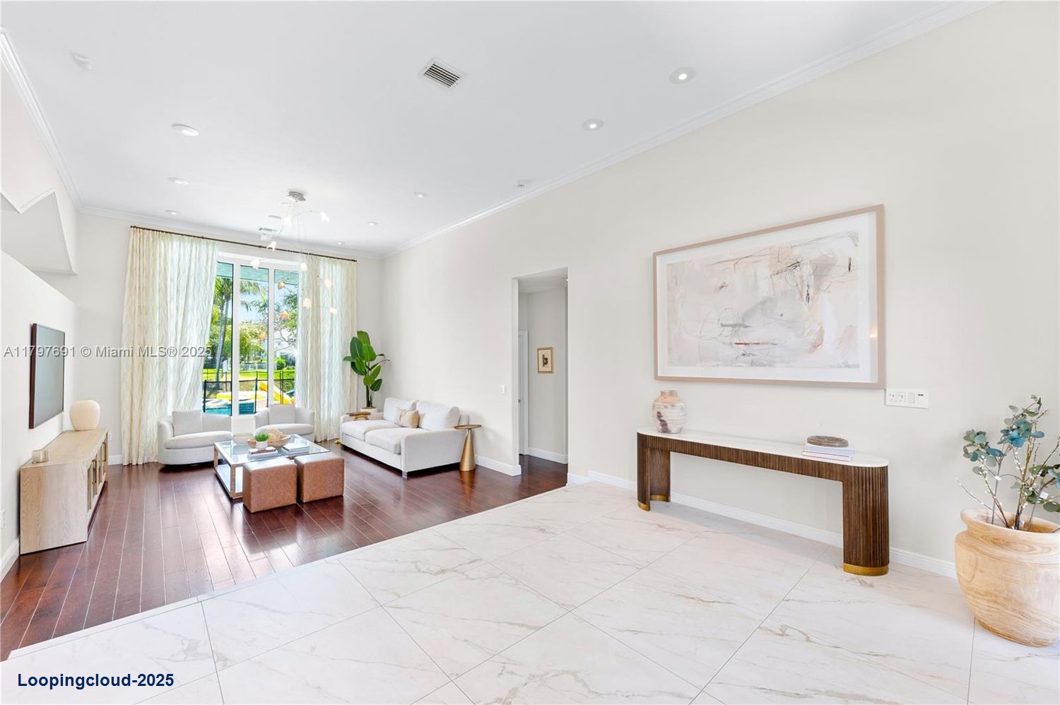 Luxurious Single Family Home