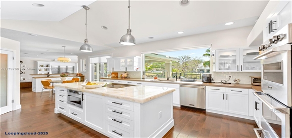 16001 SW 77th Ct Palmetto Bay Florida, 33157 | Luxurious Single Family Home