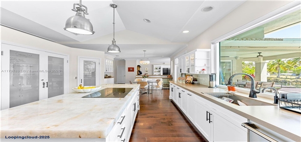 16001 SW 77th Ct Palmetto Bay Florida, 33157 | Luxurious Single Family Home