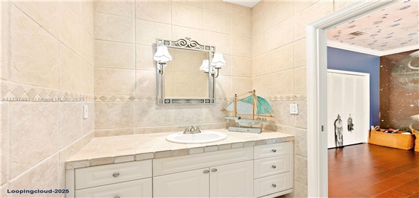 16001 SW 77th Ct Palmetto Bay Florida, 33157 | Luxurious Single Family Home