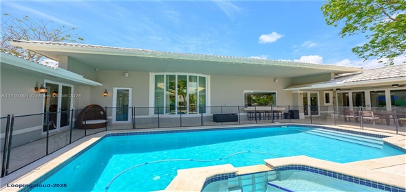 16001 SW 77th Ct Palmetto Bay Florida, 33157 | Luxurious Single Family Home