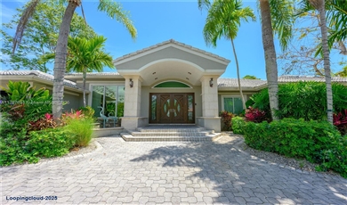 16001 SW 77th Ct Palmetto Bay Florida, 33157 | Luxurious Single Family Home