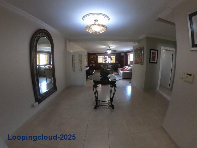 Exclusive in Av Centenario - Hermosa Casa en Avenida Centenario