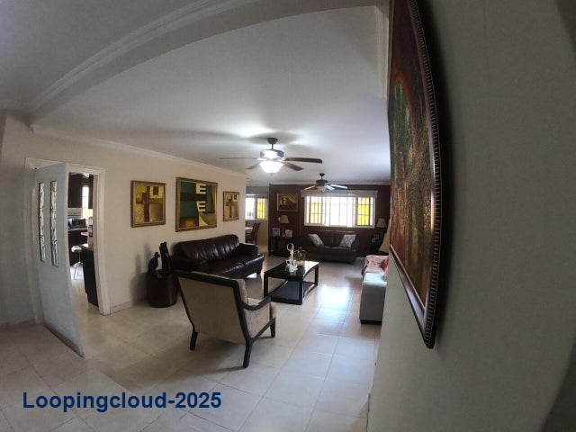 Exclusive in Av Centenario - Hermosa Casa en Avenida Centenario