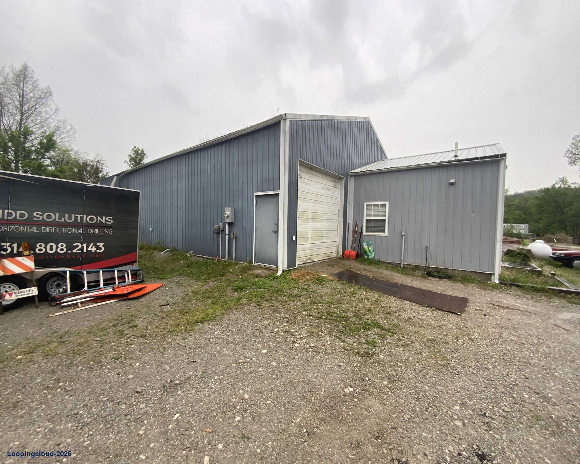 Contractors Building 2885 SF on 1-Acre  Located in Cedar Hill MO