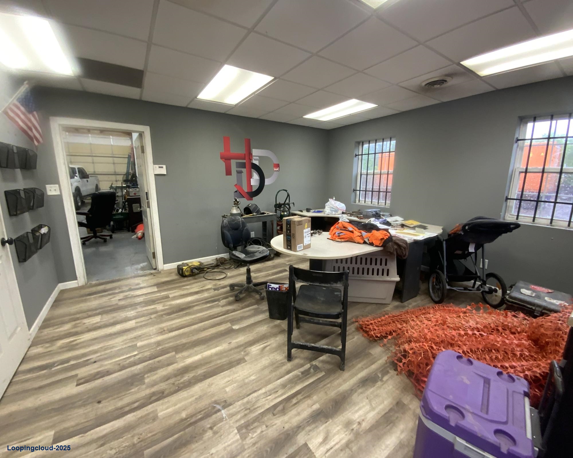 Contractors Building 2885 SF on 1-Acre  Located in Cedar Hill MO