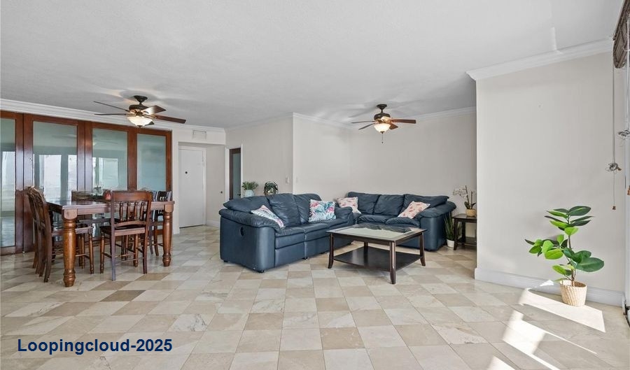 5005 Collins Ave # 615
