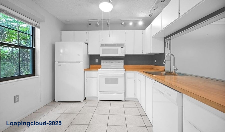 Townhouse in 502 Westree Ln, Plantation