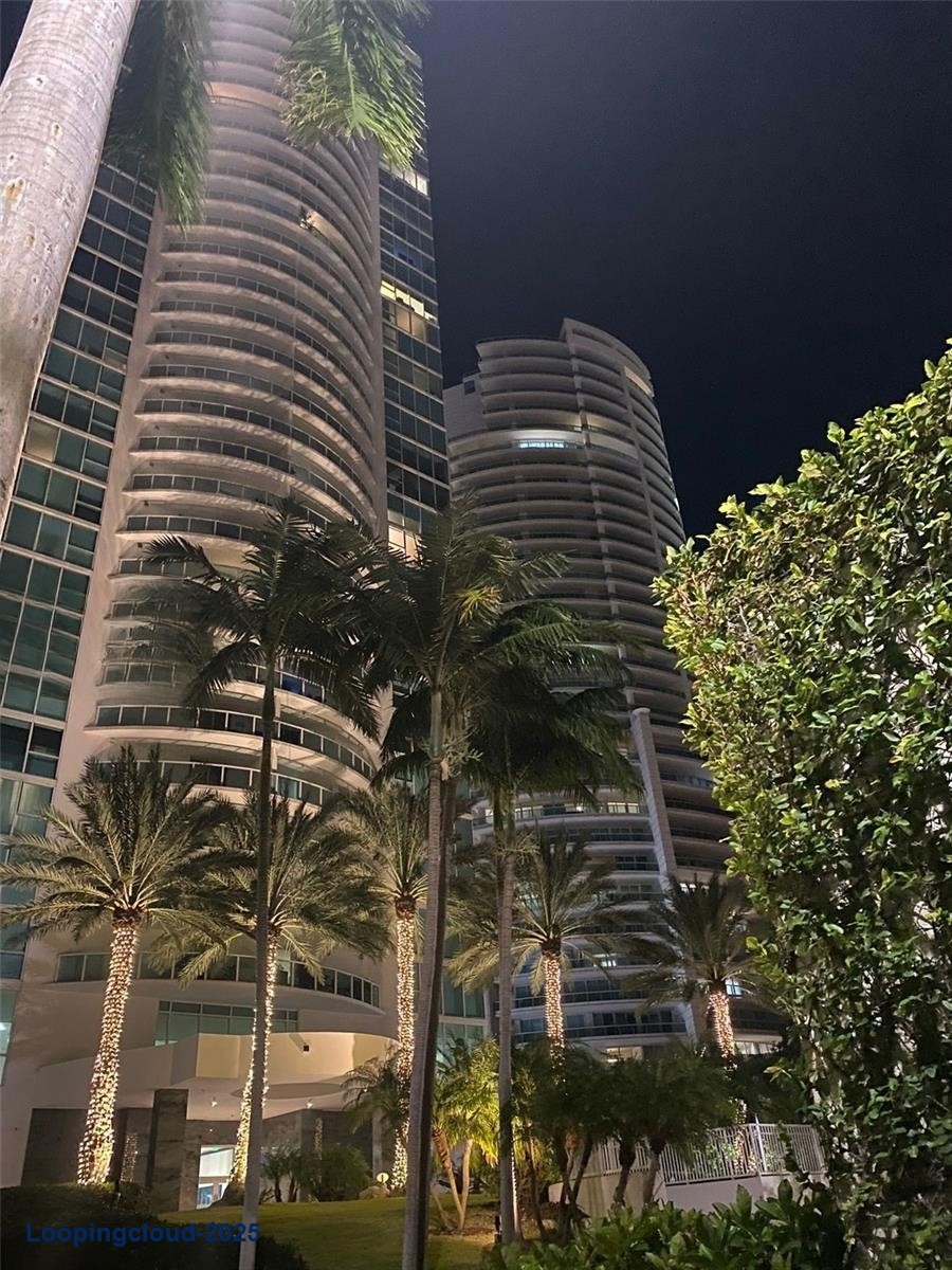 Luxury 1-Bed Condo with Balcony Views at Skyline Brickell