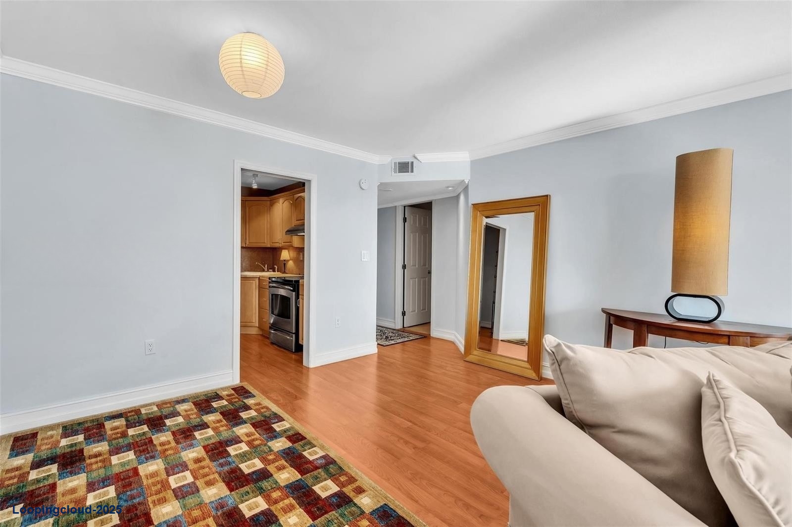 Stylish 1-Bedroom Retreat with Den/Home Office & Breathtaking Views