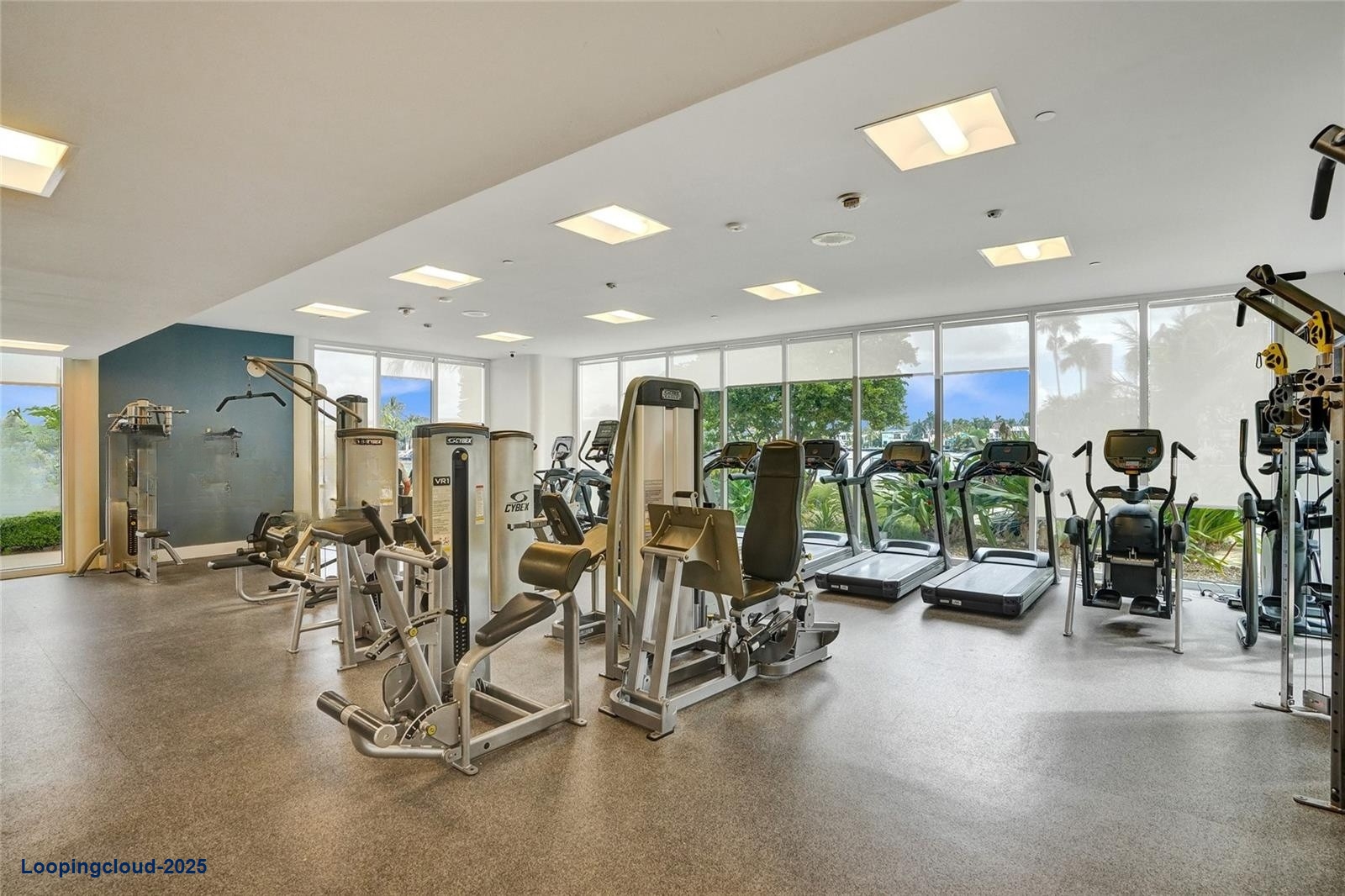 Stunning 2-Bed Condo with Ocean & Intracoastal Views in Aventura