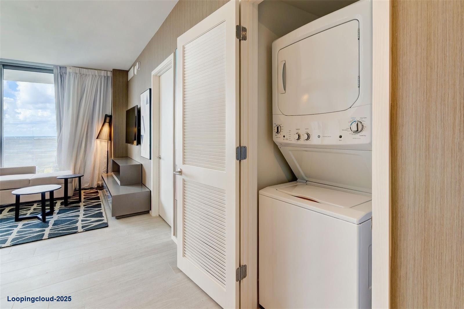 Bedroom Condo 702Feet2in Hollywood