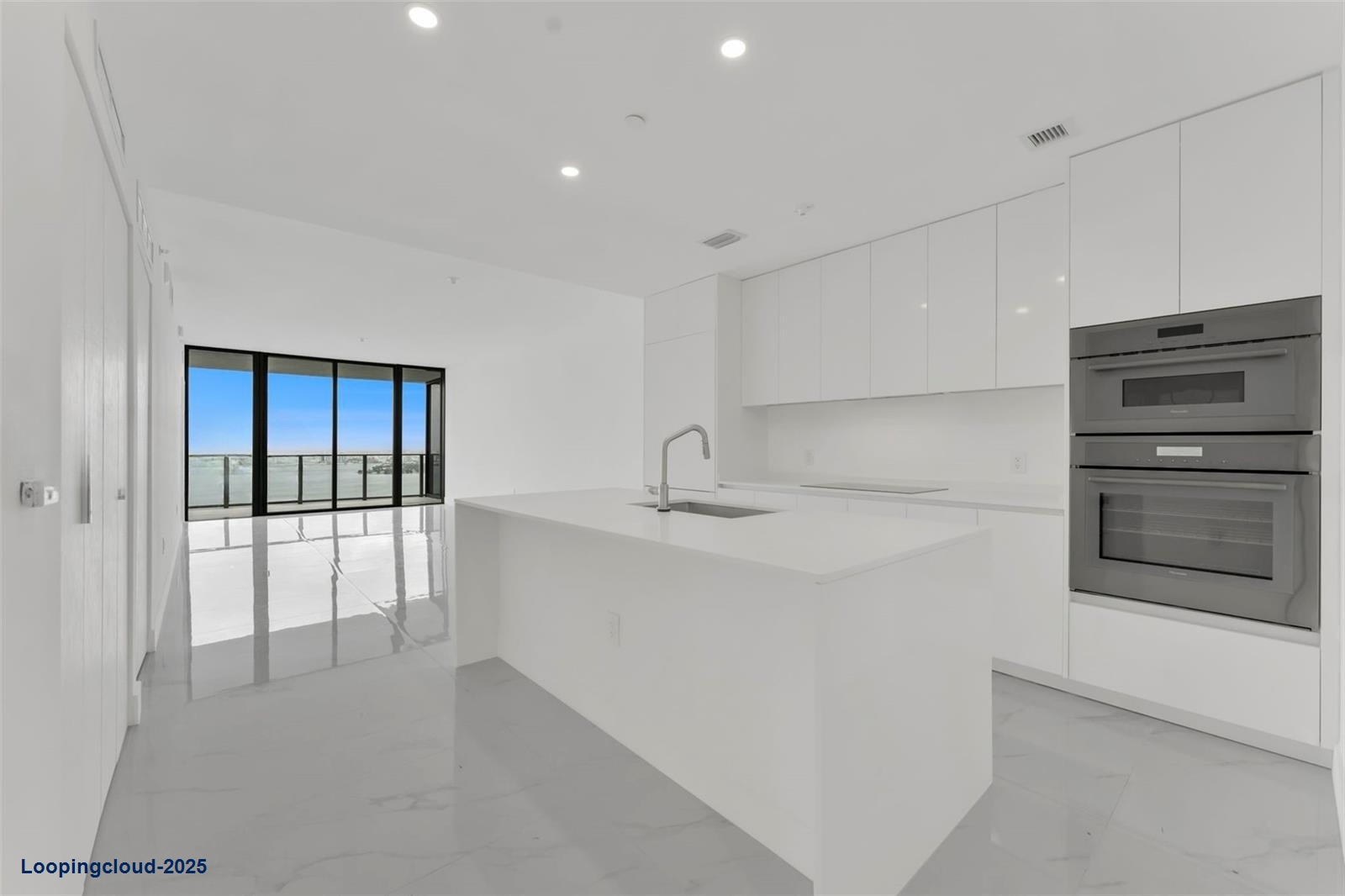 3 Bedroom Condo 1545Feet2 in Miami