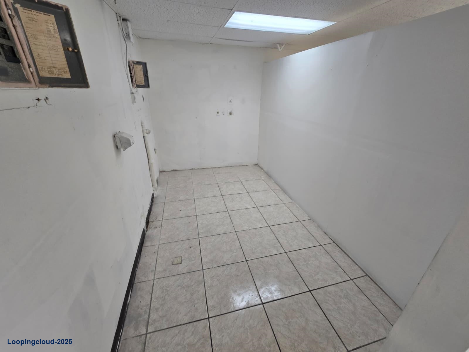 Beautiful Free Standing Space