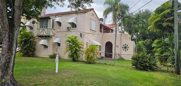 111 Salamanca Avenue Coconut Grove Florida, 33134 | MULTIFAMILY & DEVELOPMENT OPPORTUNITY IN CORAL GABLES, FL