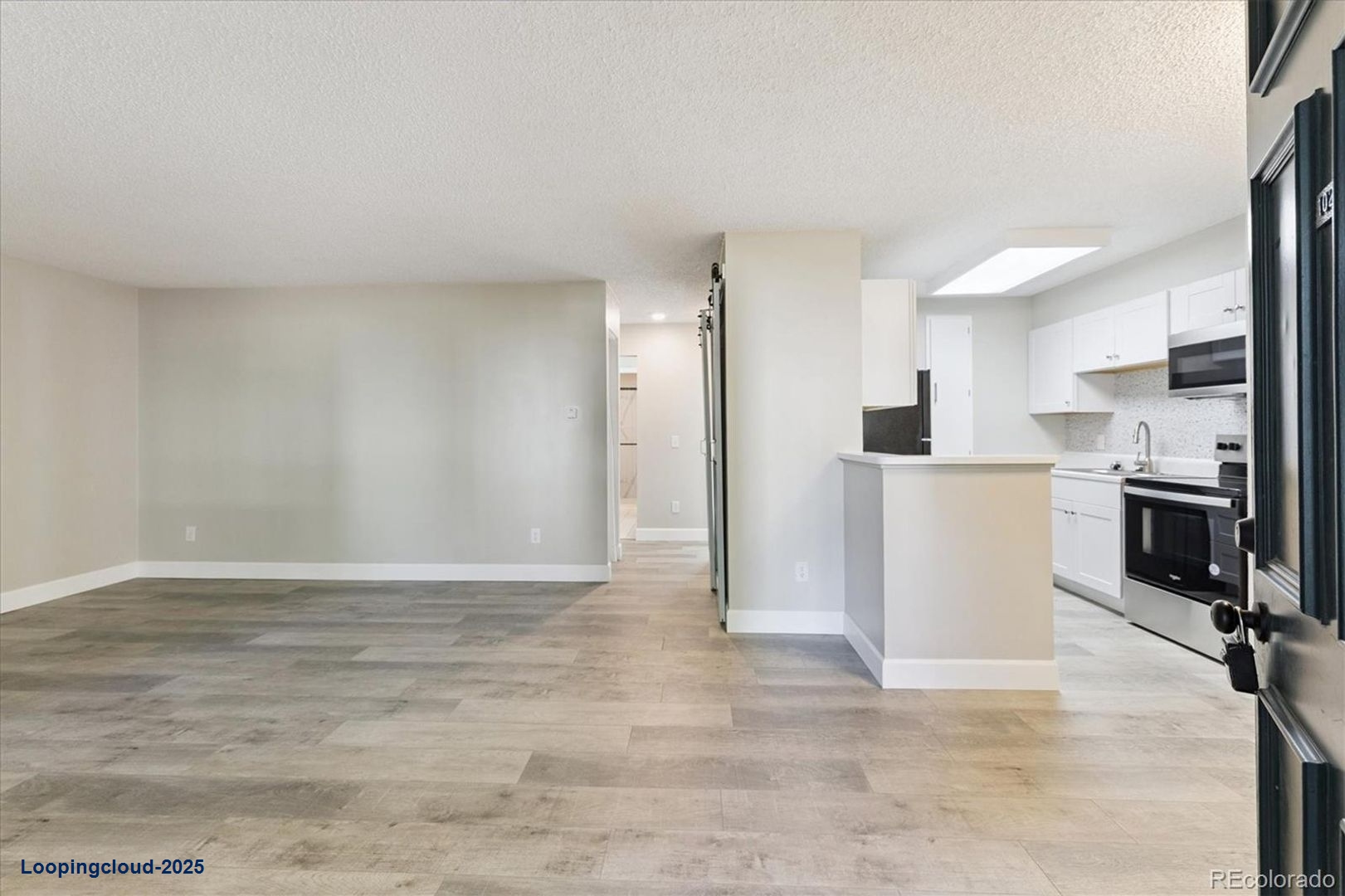 Stunning Remodeled Ground Floor Unit!