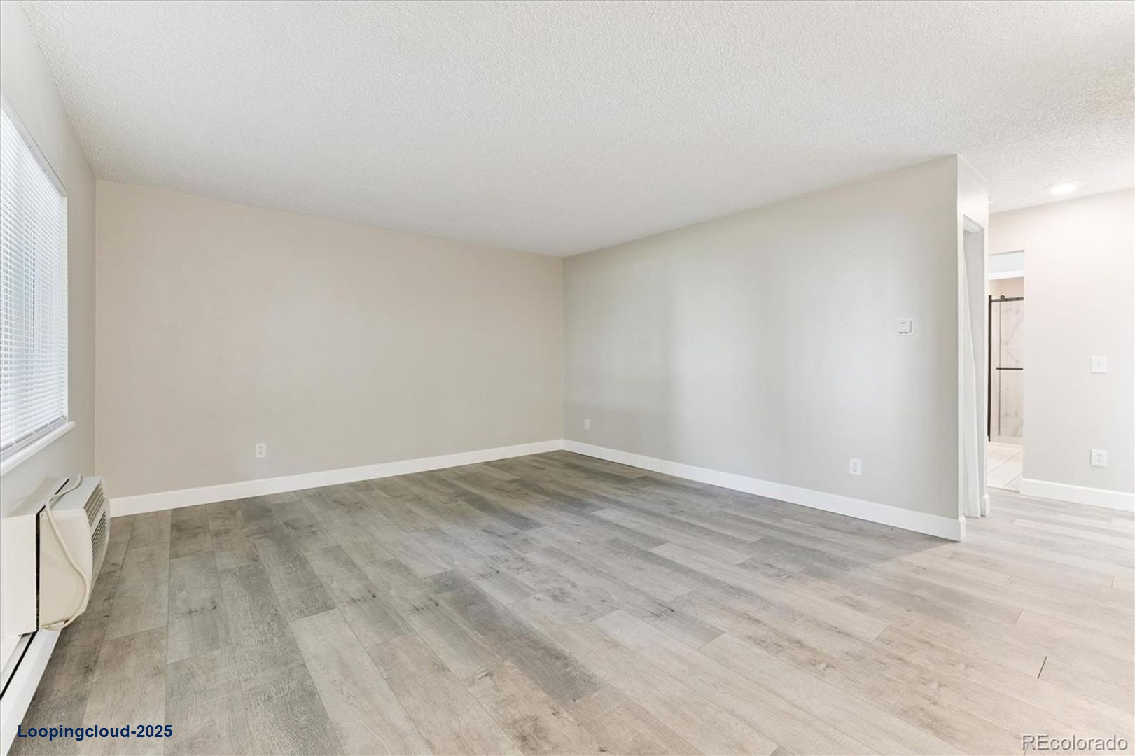 Stunning Remodeled Ground Floor Unit!