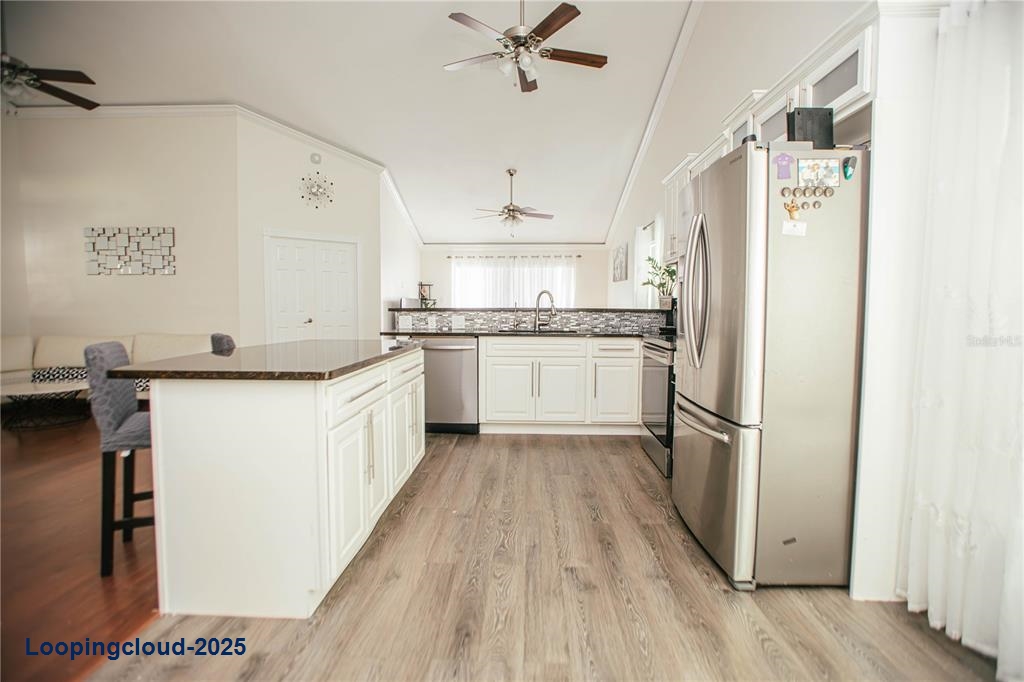 Single Family Residence 3 Bedrooms 1637SqFt at LAKE MARY