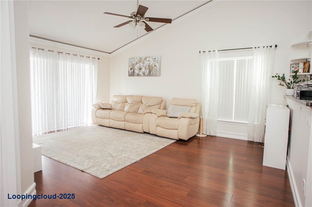Single Family Residence 3 Bedrooms 1637SqFt at LAKE MARY