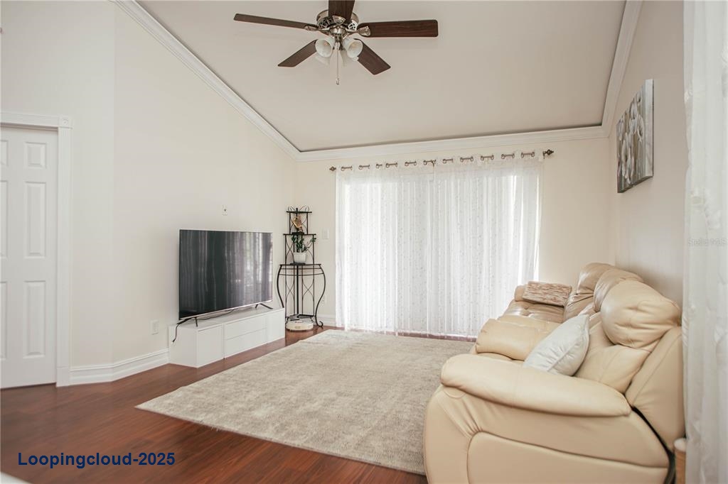 Single Family Residence 3 Bedrooms 1637SqFt at LAKE MARY