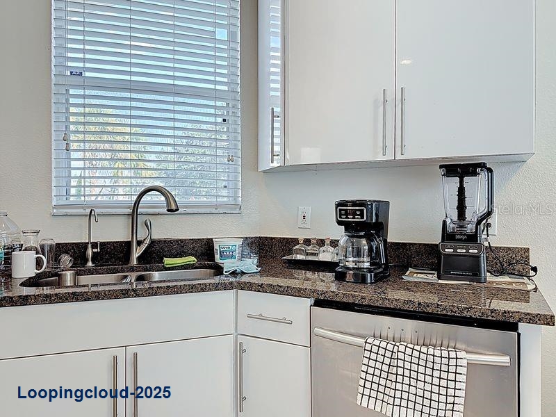 Single Family Residence 3 Bedrooms 1594SqFt at OCOEE