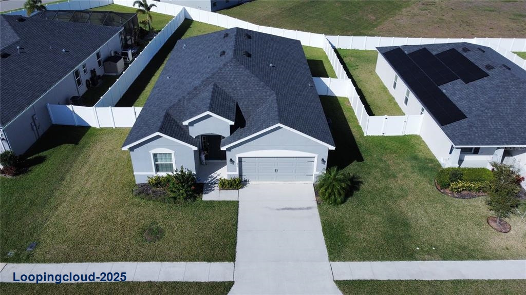Single Family Residence 4 Bedrooms 2020SqFt at LAKE ALFRED
