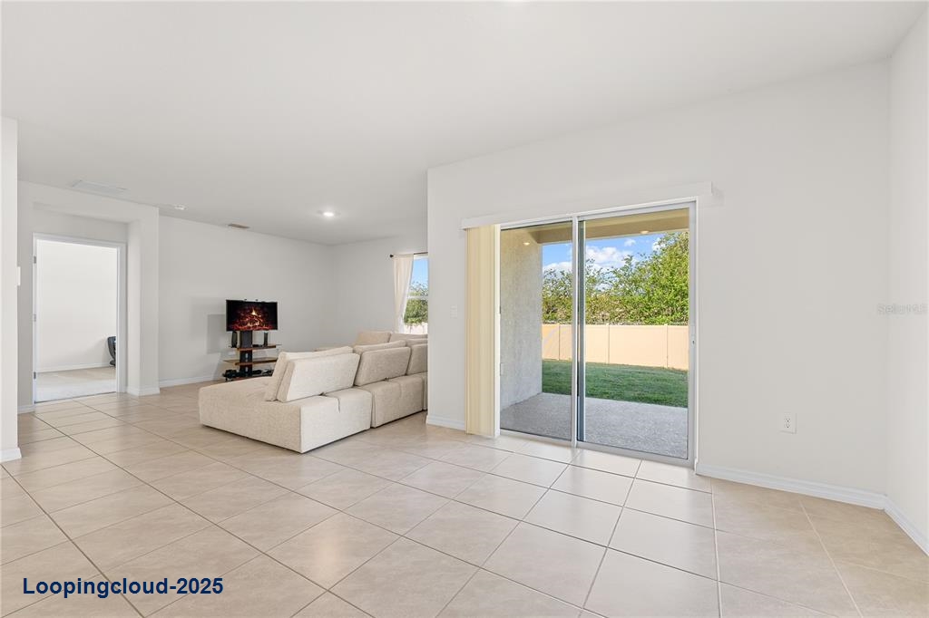 Single Family Residence 4 Bedrooms 1867SqFt at HAINES CITY