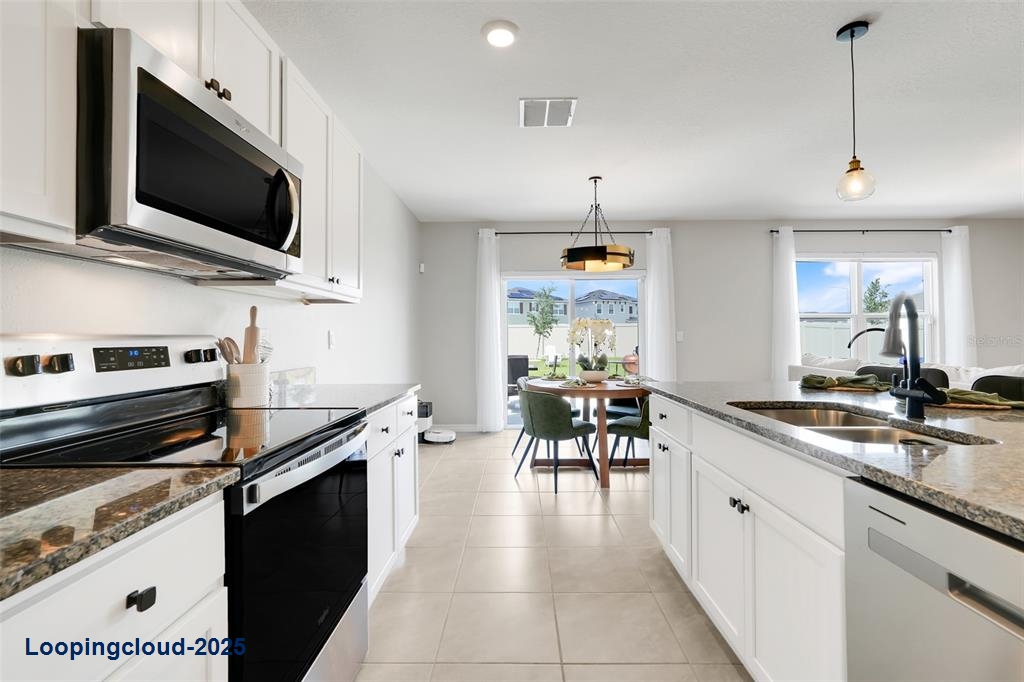 Single Family Residence 5 Bedrooms 2696SqFt at HAINES CITY