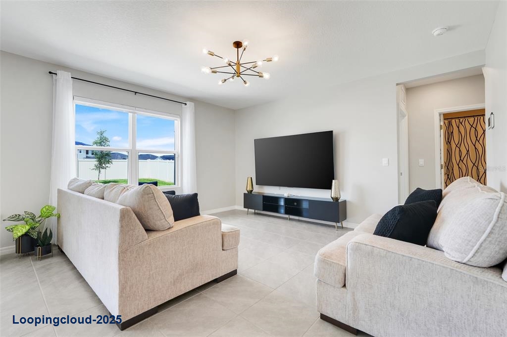 Single Family Residence 5 Bedrooms 2696SqFt at HAINES CITY