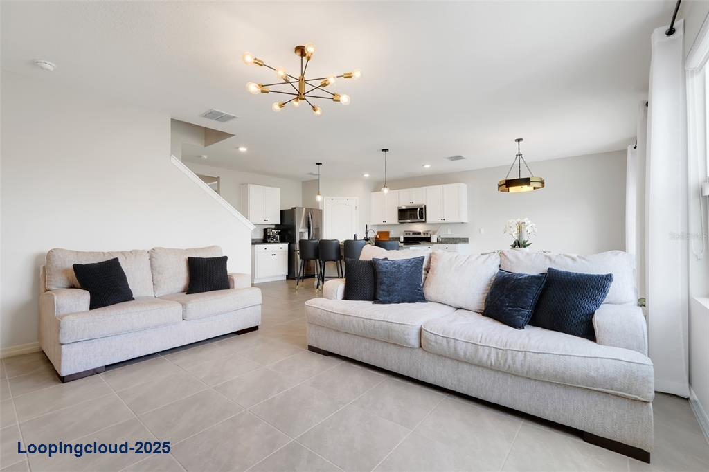 Single Family Residence 5 Bedrooms 2696SqFt at HAINES CITY