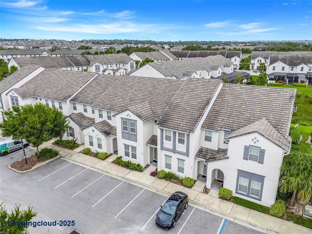 Townhouse 4 Bedrooms 2094SqFt at DAVENPORT