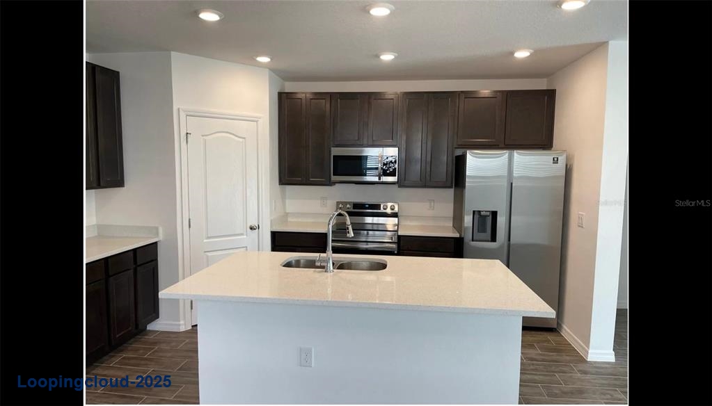 Single Family Residence 5 Bedrooms 2155SqFt at DAVENPORT
