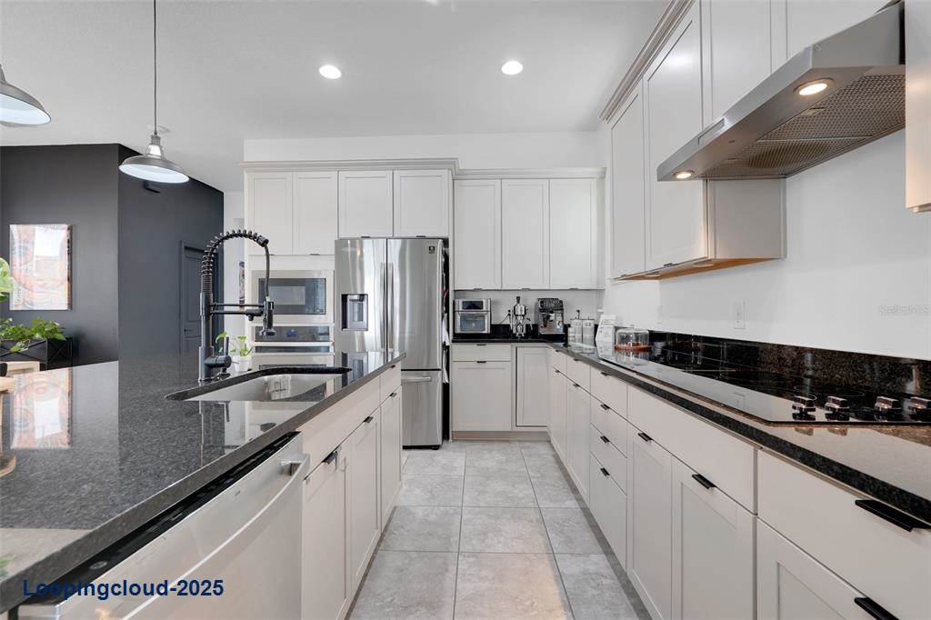 Single Family Residence 4 Bedrooms 2248SqFt at WINTER GARDEN