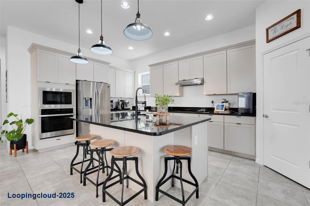 Single Family Residence 4 Bedrooms 2248SqFt at WINTER GARDEN