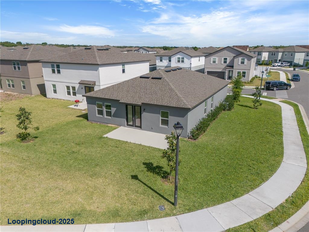 Single Family Residence 4 Bedrooms 1910SqFt at DAVENPORT