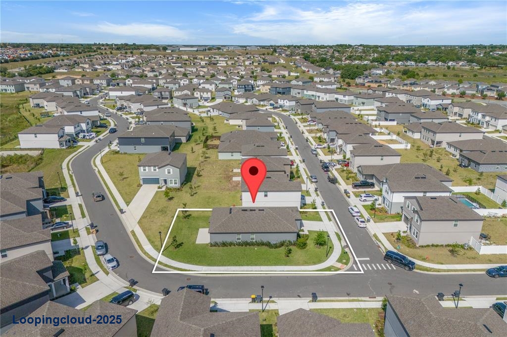 Single Family Residence 4 Bedrooms 1910SqFt at DAVENPORT
