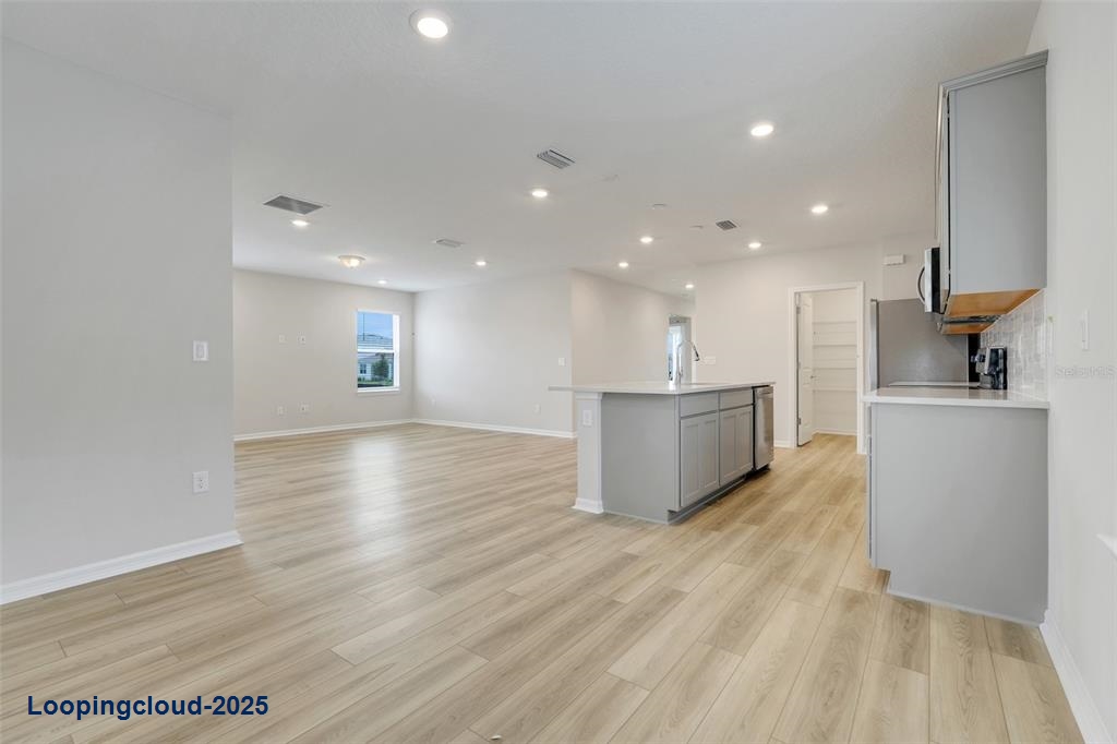 Single Family Residence 4 Bedrooms 1715SqFt at ORLANDO