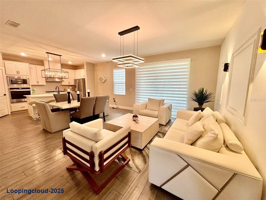 Single Family Residence 4 Bedrooms 1817SqFt at KISSIMMEE - MLS S5133546